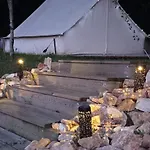 Dordogne Glamping&camping * Bouzic