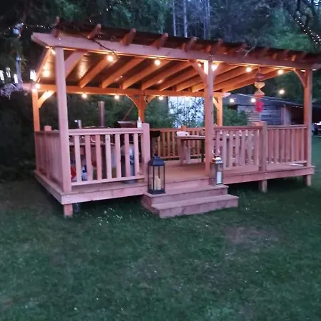 Dordogne Glamping & Campingplads Bouzic