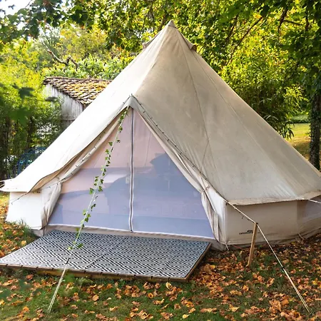 Kemp Dordogne Glamping & *