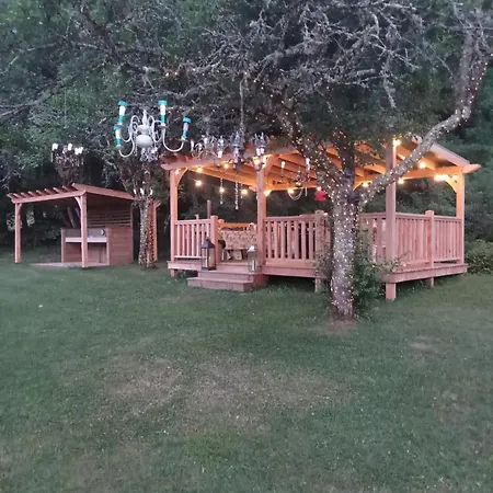 캠프장 Dordogne Glamping & *