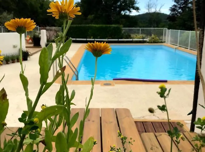 Dordogne Glamping & Camping *