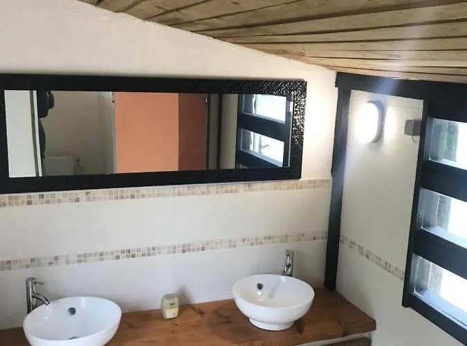 Dordogne Glamping & * Bouzic