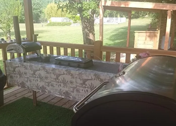 Dordogne Glamping & Bouzic