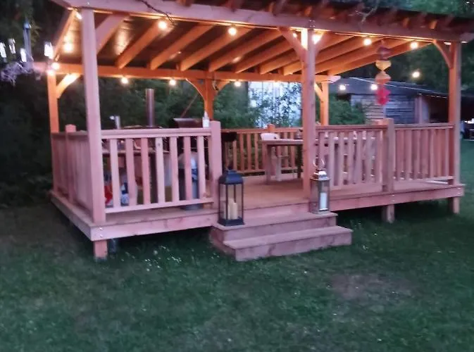 Dordogne Glamping & Campingplatz Bouzic