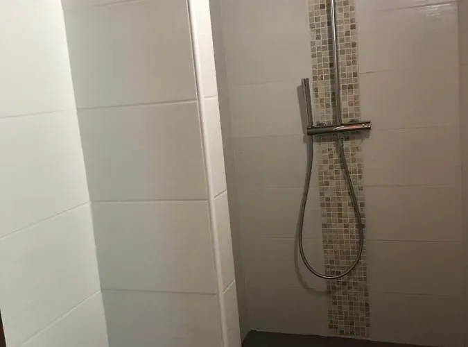 Dordogne Glamping & *