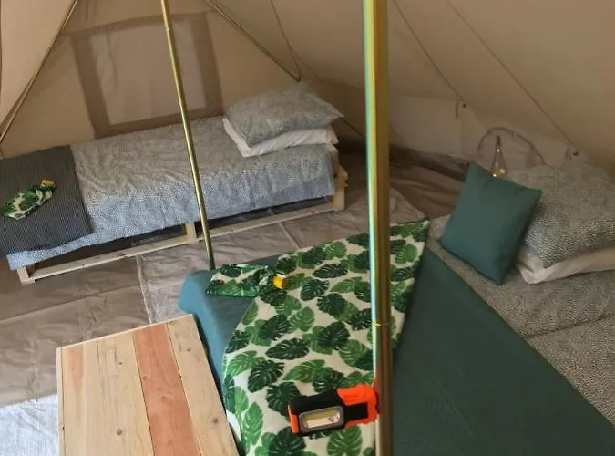 Dordogne Glamping & *