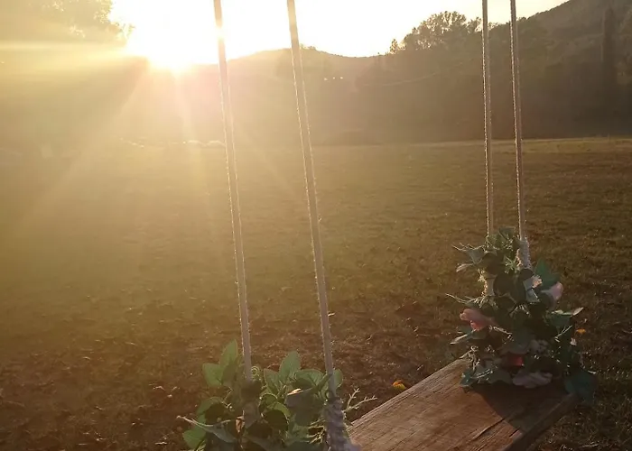 Dordogne Glamping & *