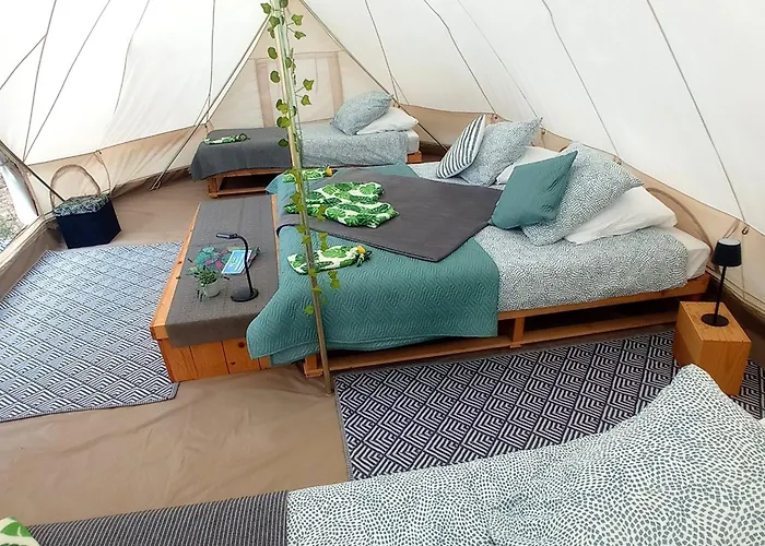 Dordogne Glamping & * Bouzic